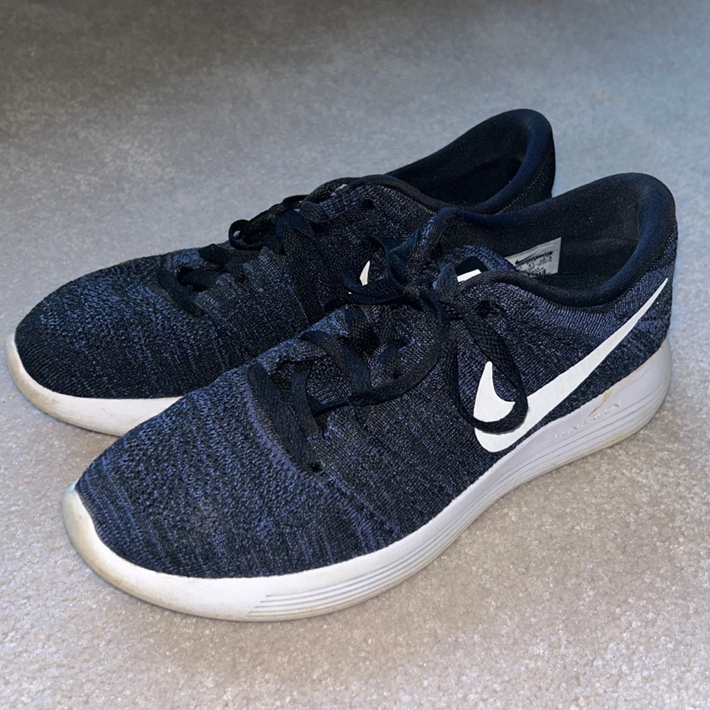 Nike women’s lunarepic flyknit sneakers